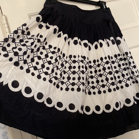 Small Toi et Moi skirt . - Picture 3 of 5